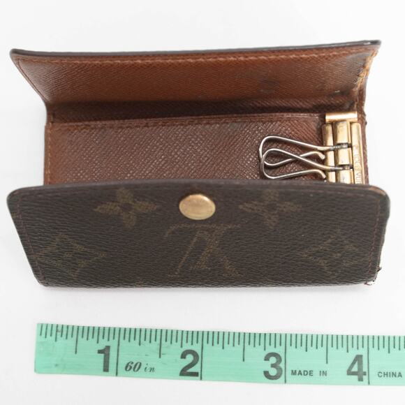 Authentic Louis Vuitton Monogram Multicles 4 Key Holder 2002 - Picture 14 of 16